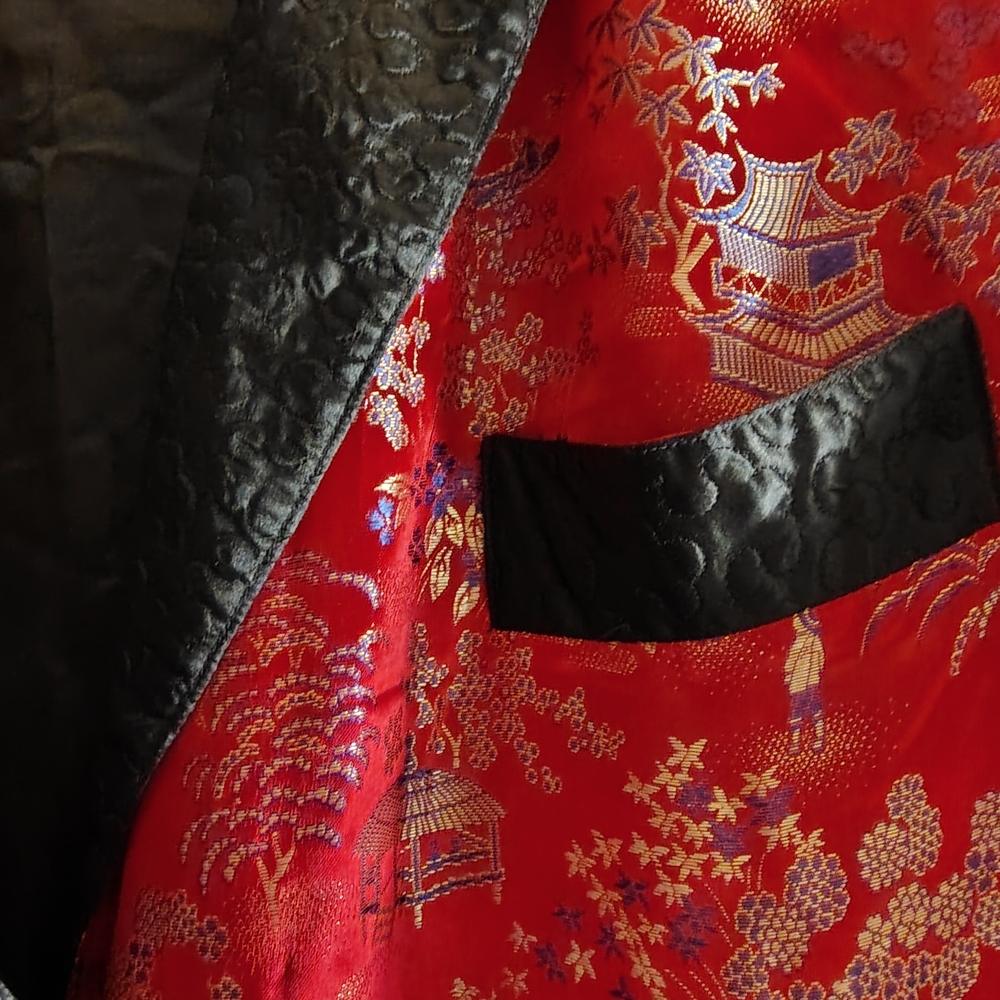 Size 48 In Mens. A Vintage Brocade Lounge Open Robe Asian Pattern. A Unisex Pc